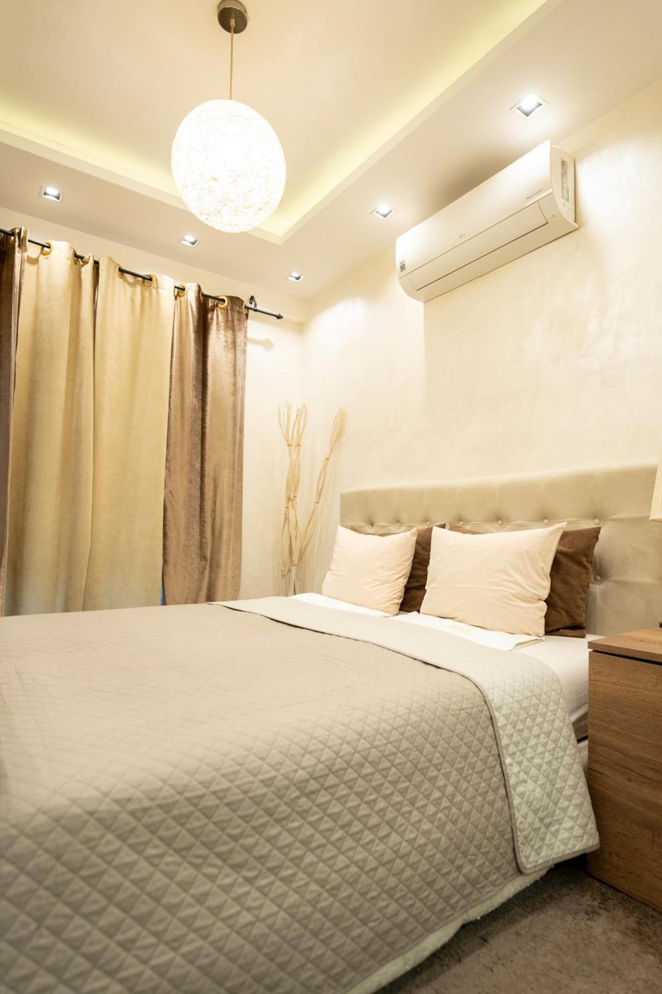 Central Business Apartments Jacuzzi Belgrado Exterior foto